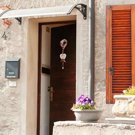 Casa La Lanterna Nelle Alpi Orobiche Semesterbostad *